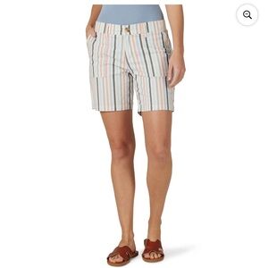 Lee Women's Midrise 7" Utility Short size 6/M